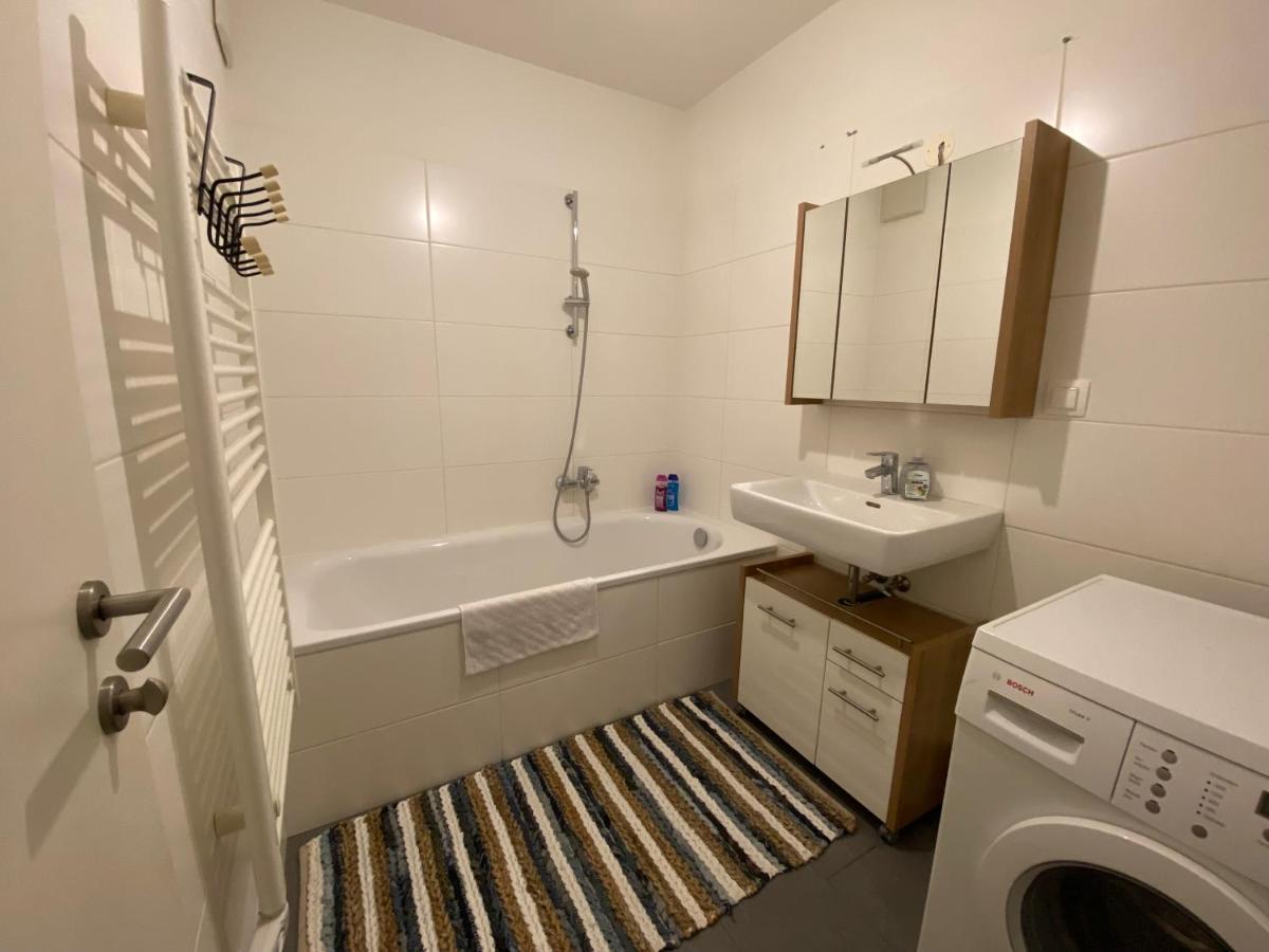 Apartment 9 Stops Away From City-Centre 维也纳 外观 照片